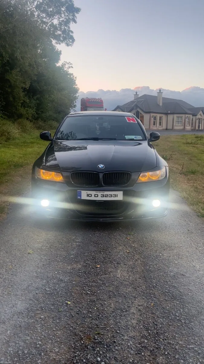 Bmw e90 318d msport - Image 2