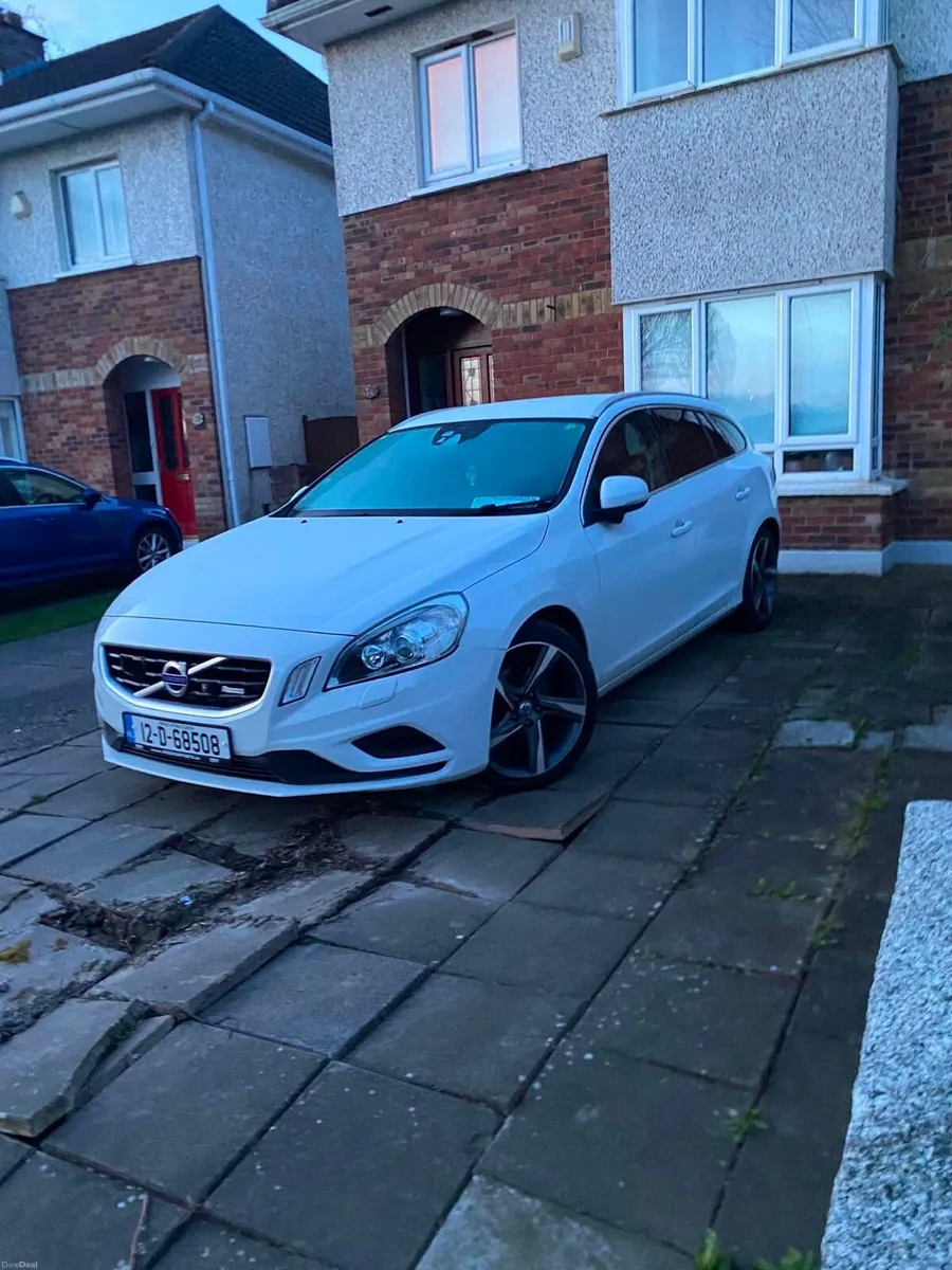 Volvo V60 Estate R design - Image 6