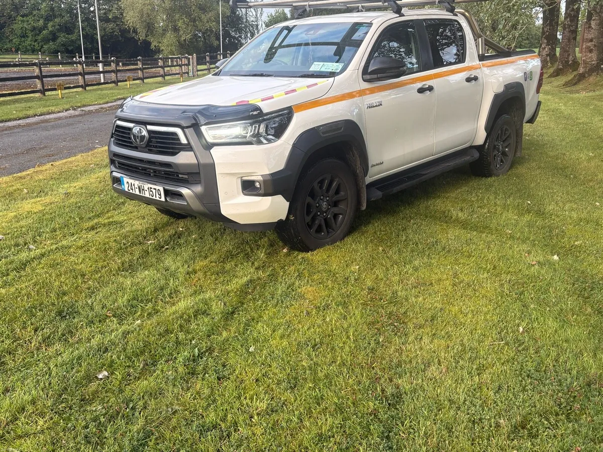 Toyota Hilux invincible X - Image 2
