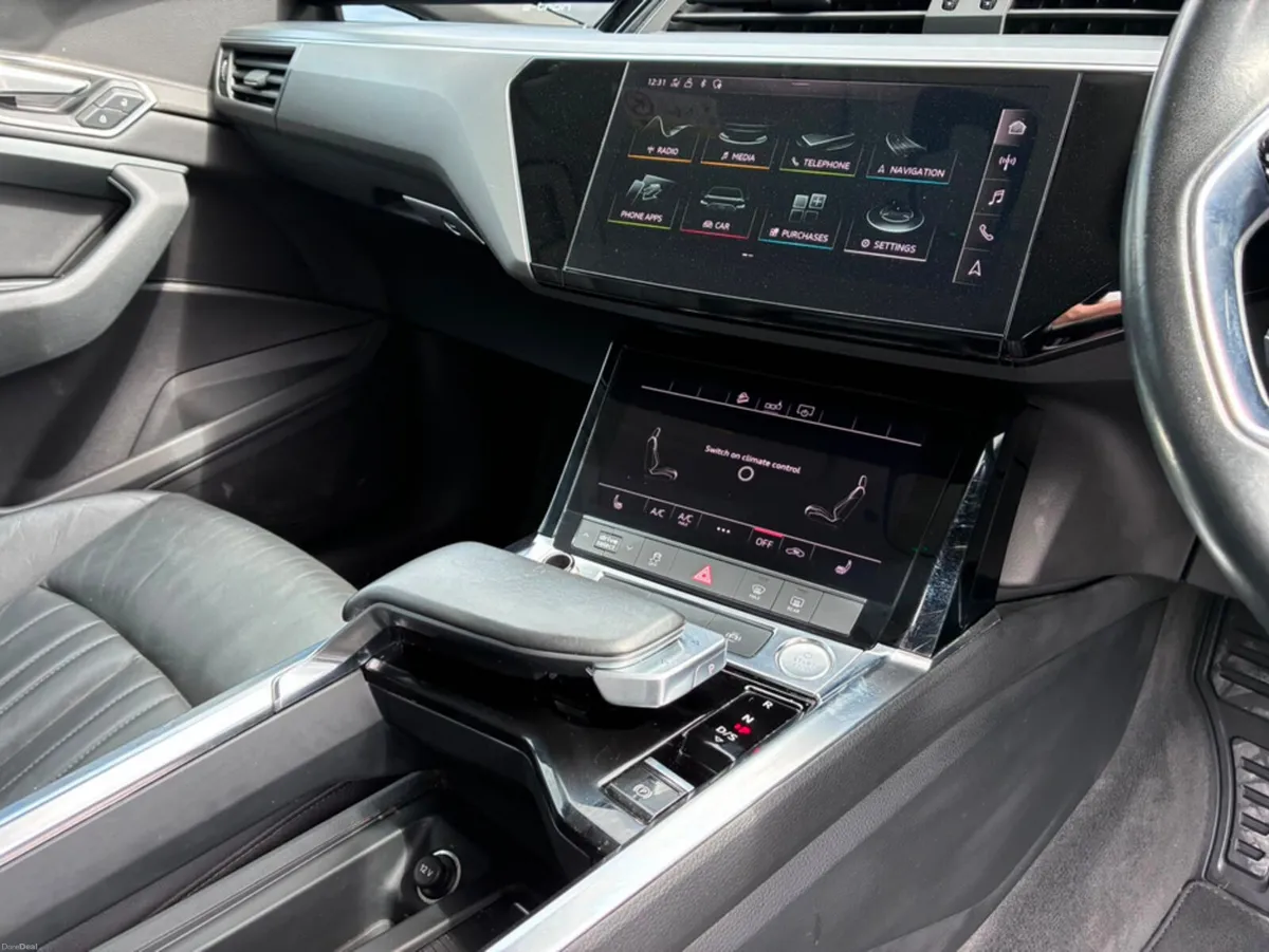 Audi e-tron (LOW KLMS) TECHNIK 50 QUATTRO AUTO - Image 6