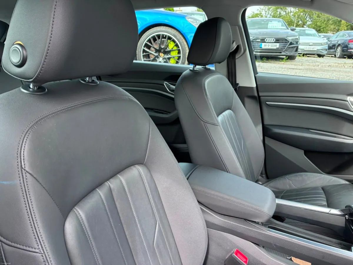 Audi e-tron (LOW KLMS) TECHNIK 50 QUATTRO AUTO - Image 5