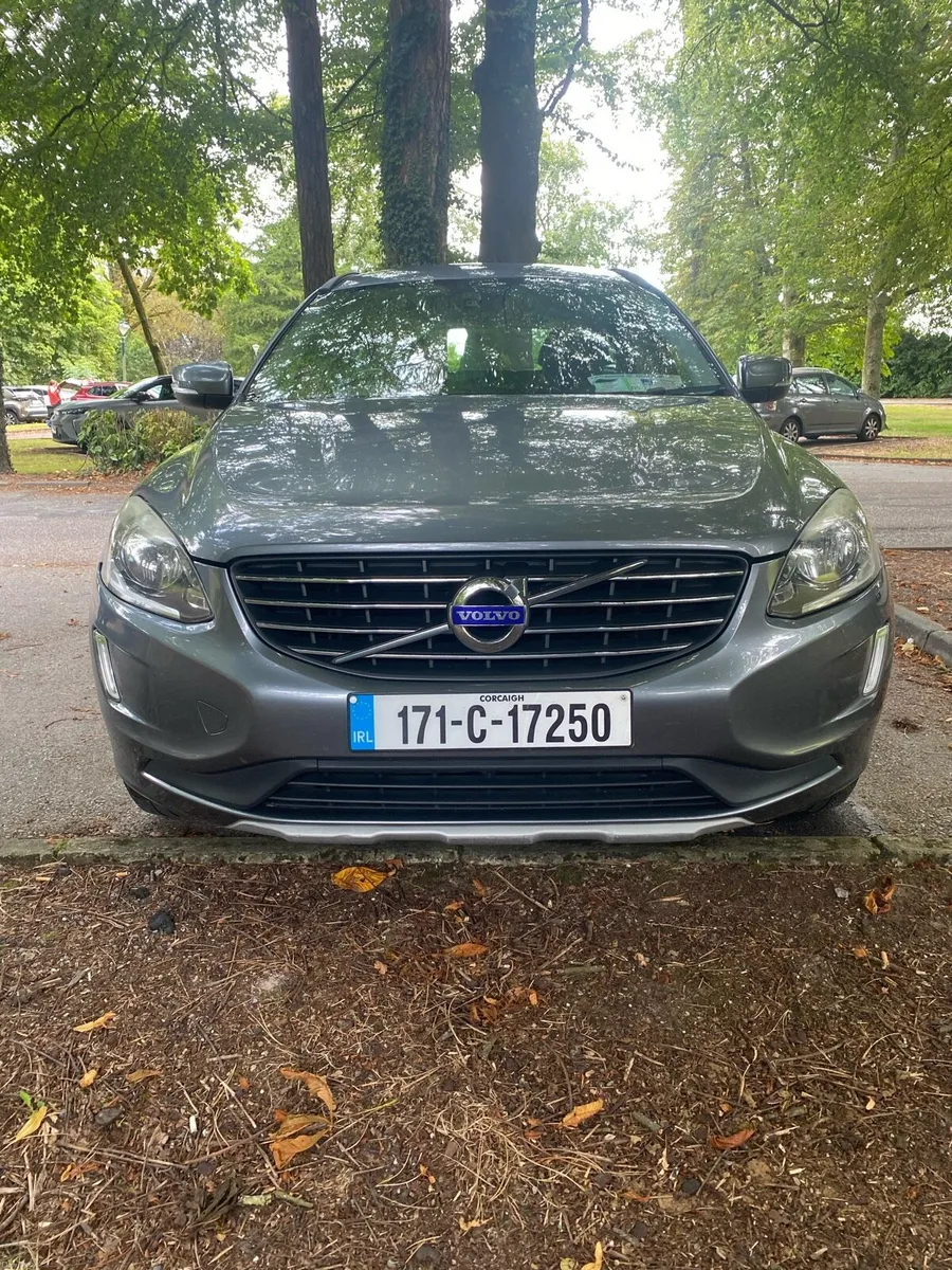 Volvo XC60 2017 - Image 2