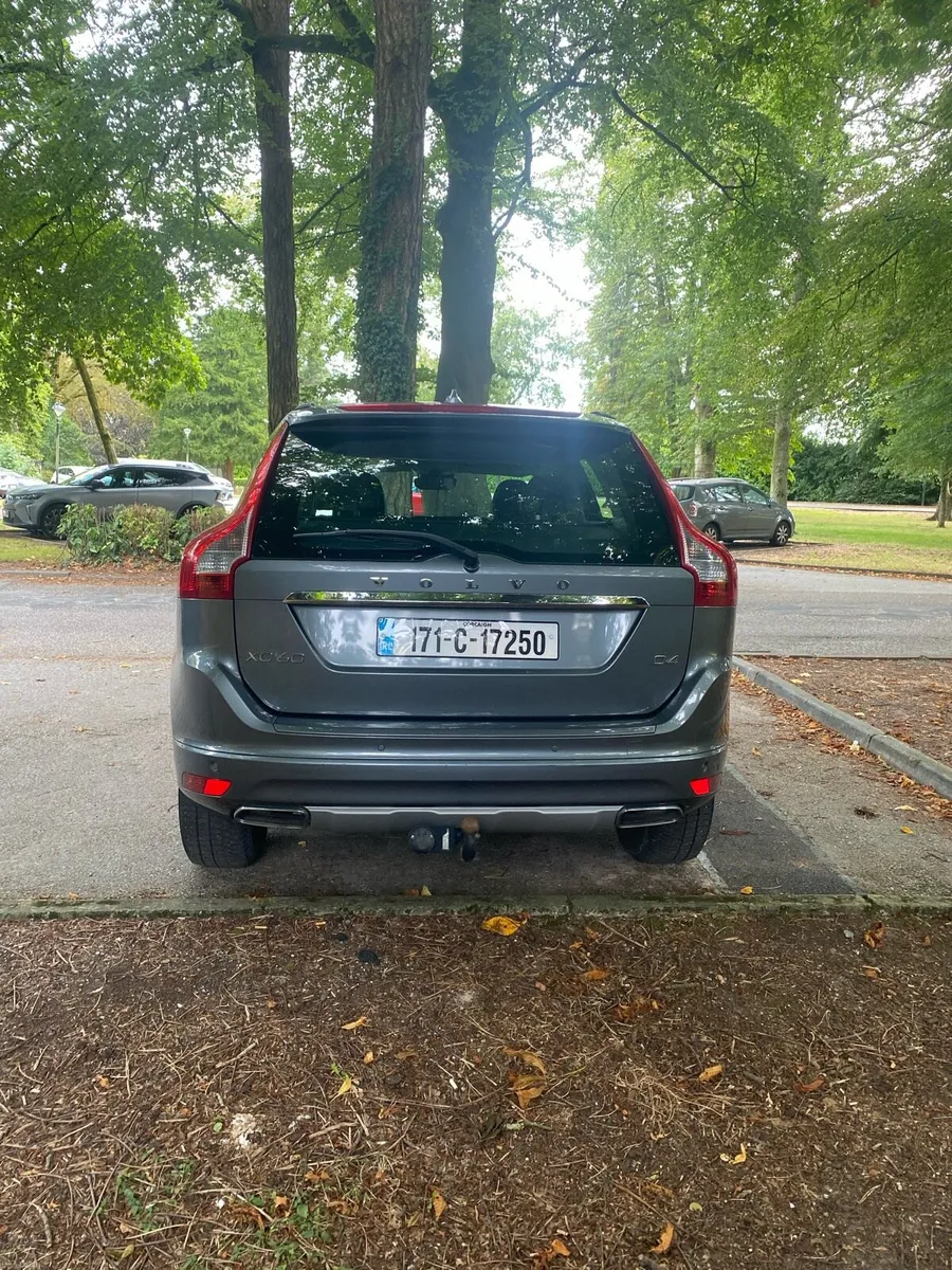 Volvo XC60 2017 - Image 3