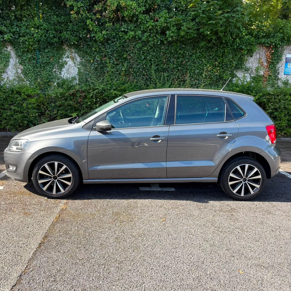 VOLKSWAGEN POLO BRAND NEW NCT 07/27 TAX 10/26 - Image 3