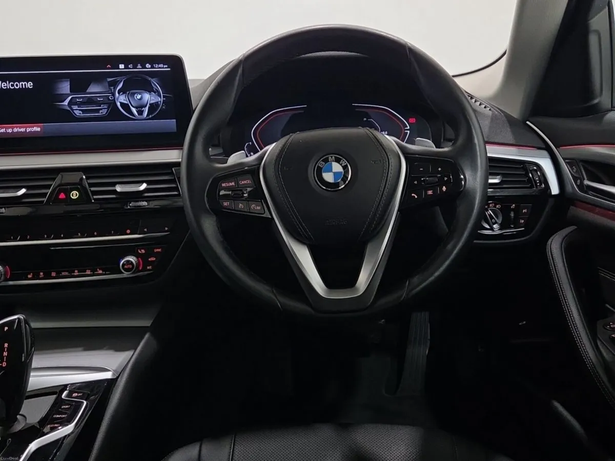 BMW 5-Series 520d SE (MHT) - Image 5