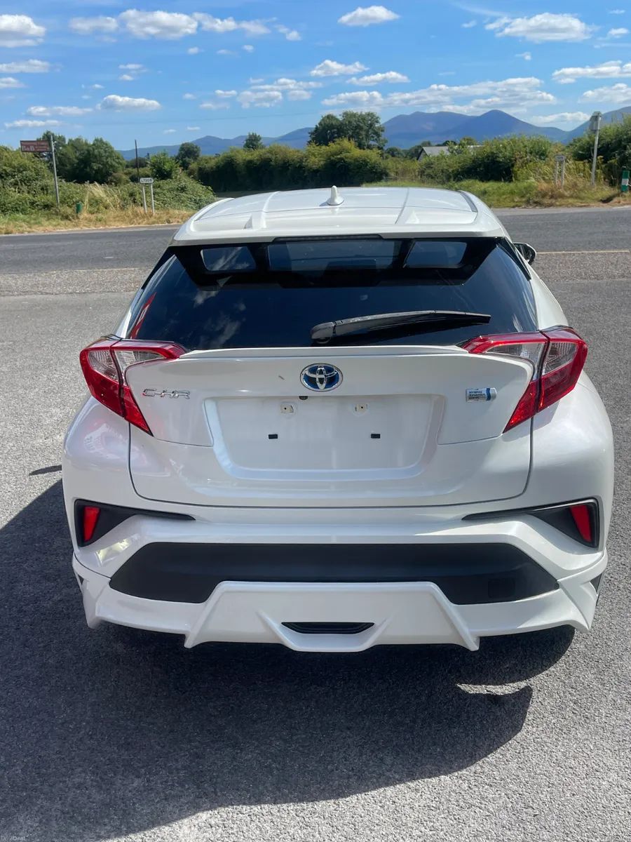 2017-2 Toyota CHR - Image 6