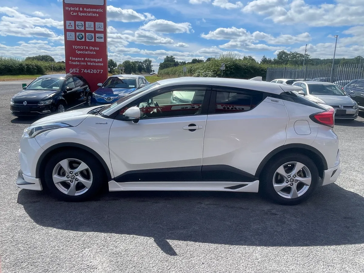 2017-2 Toyota CHR - Image 4