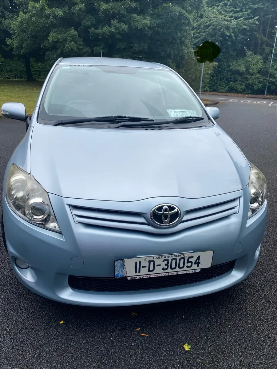 Toyota Auris 1.4 D4D Sport 5DR. Very Low Mileage - Image 2