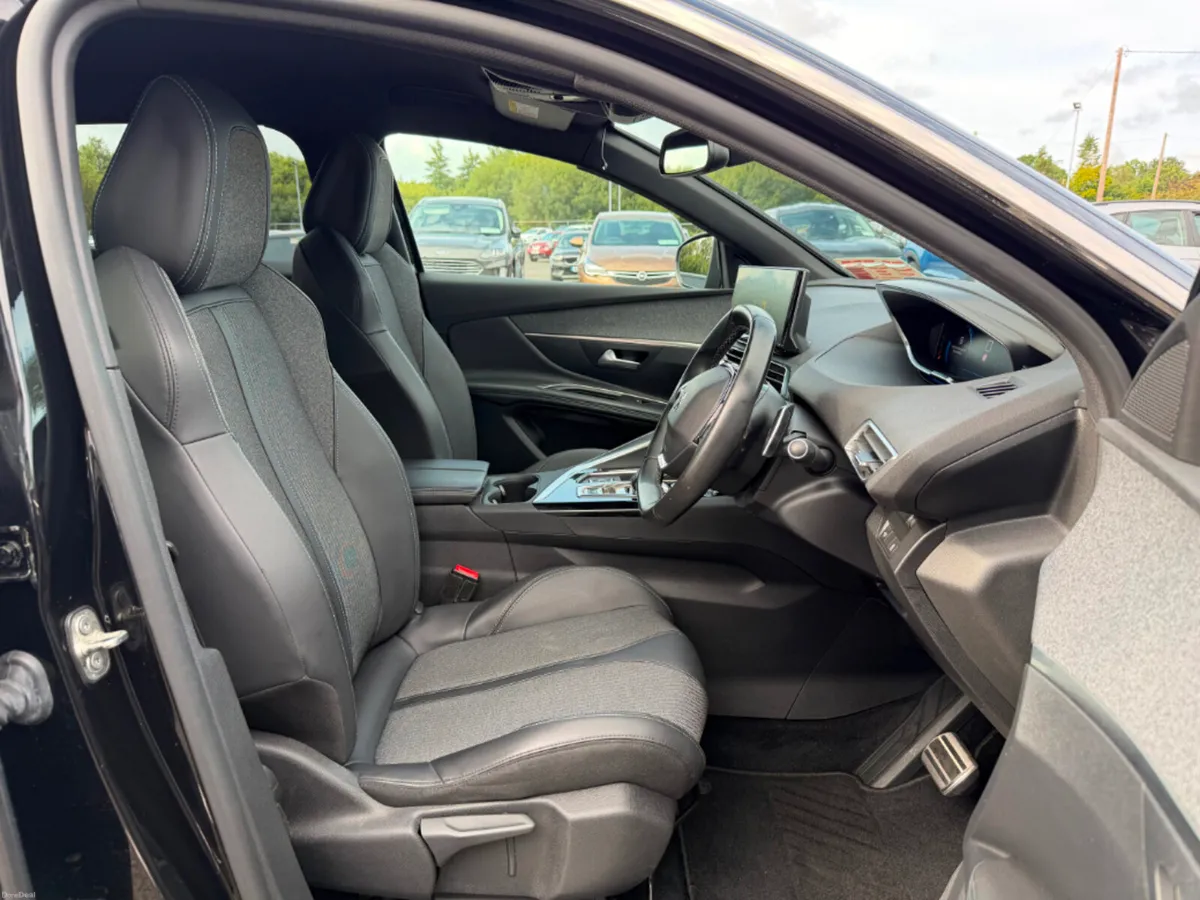 Peugeot 3008 FL Allure 1.5 HDI 130 Automatic * REV - Image 5