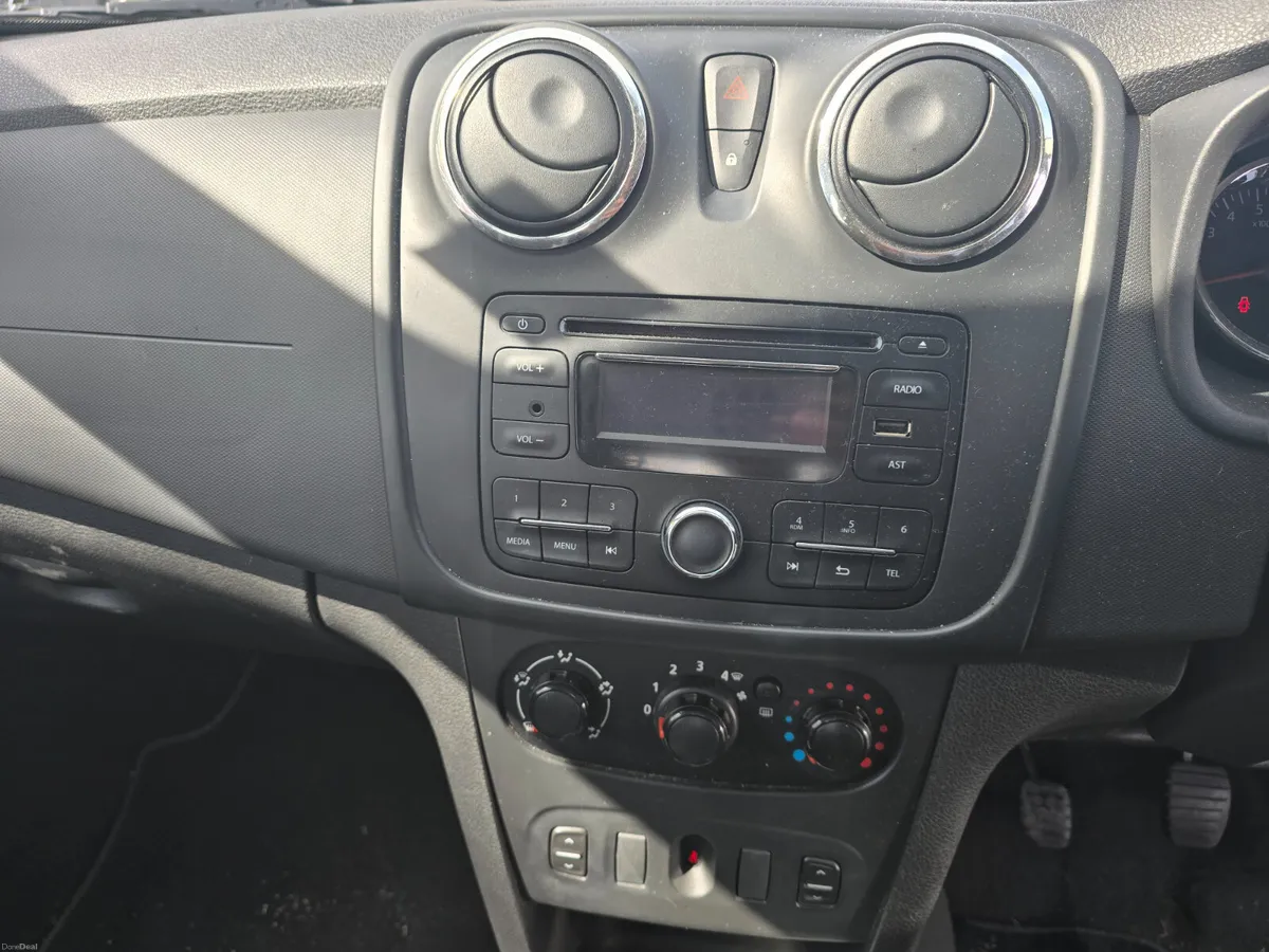 142 Dacia Sandero 1.2 petrol - Runs fine - Image 6