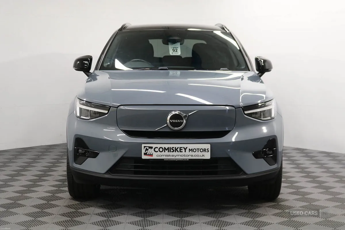 Volvo XC40 Plus - Image 2