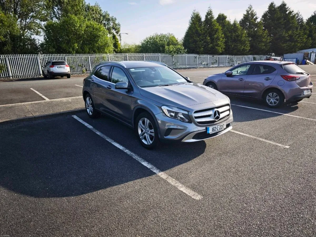 Metallic Grey Mercedes-Benz GLA 200d - Image 4