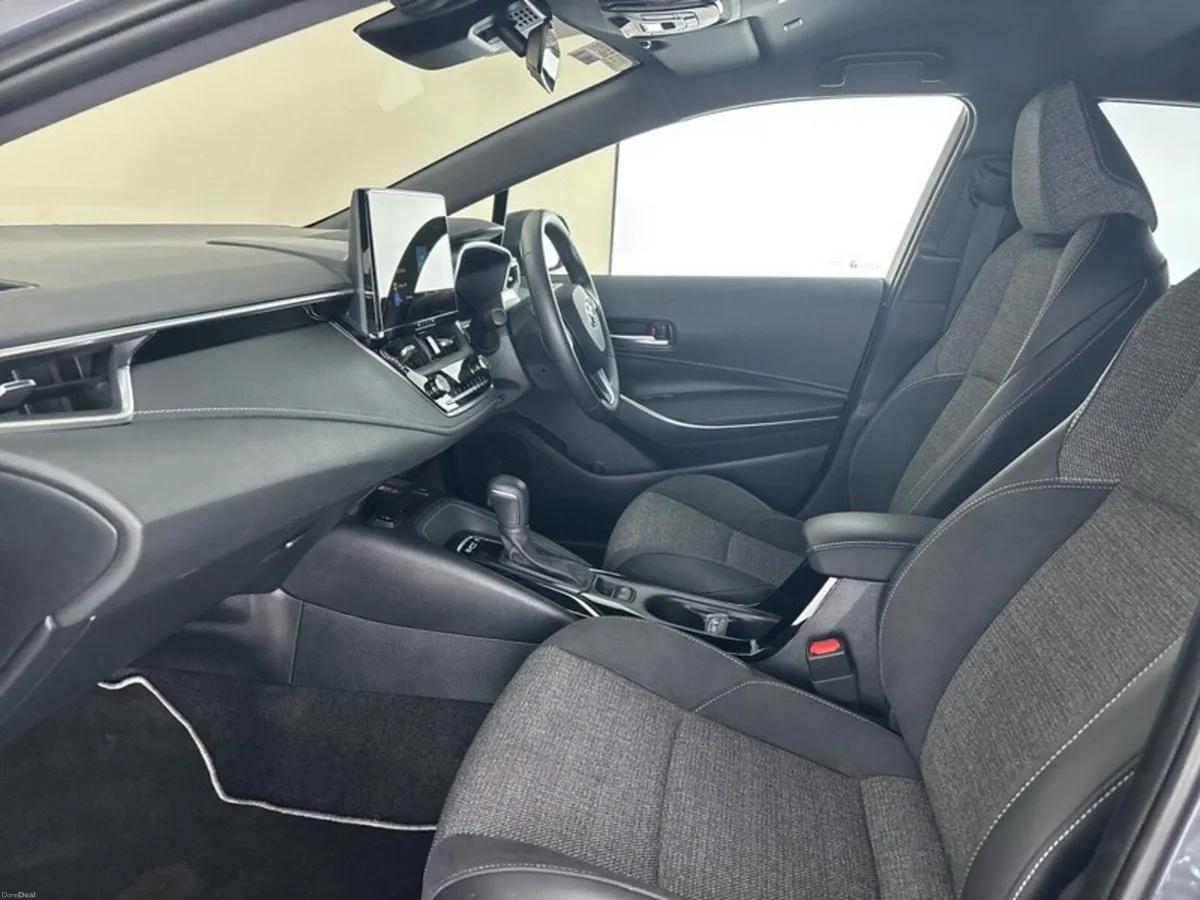 Toyota Corolla Touring Sport SOL - Image 6