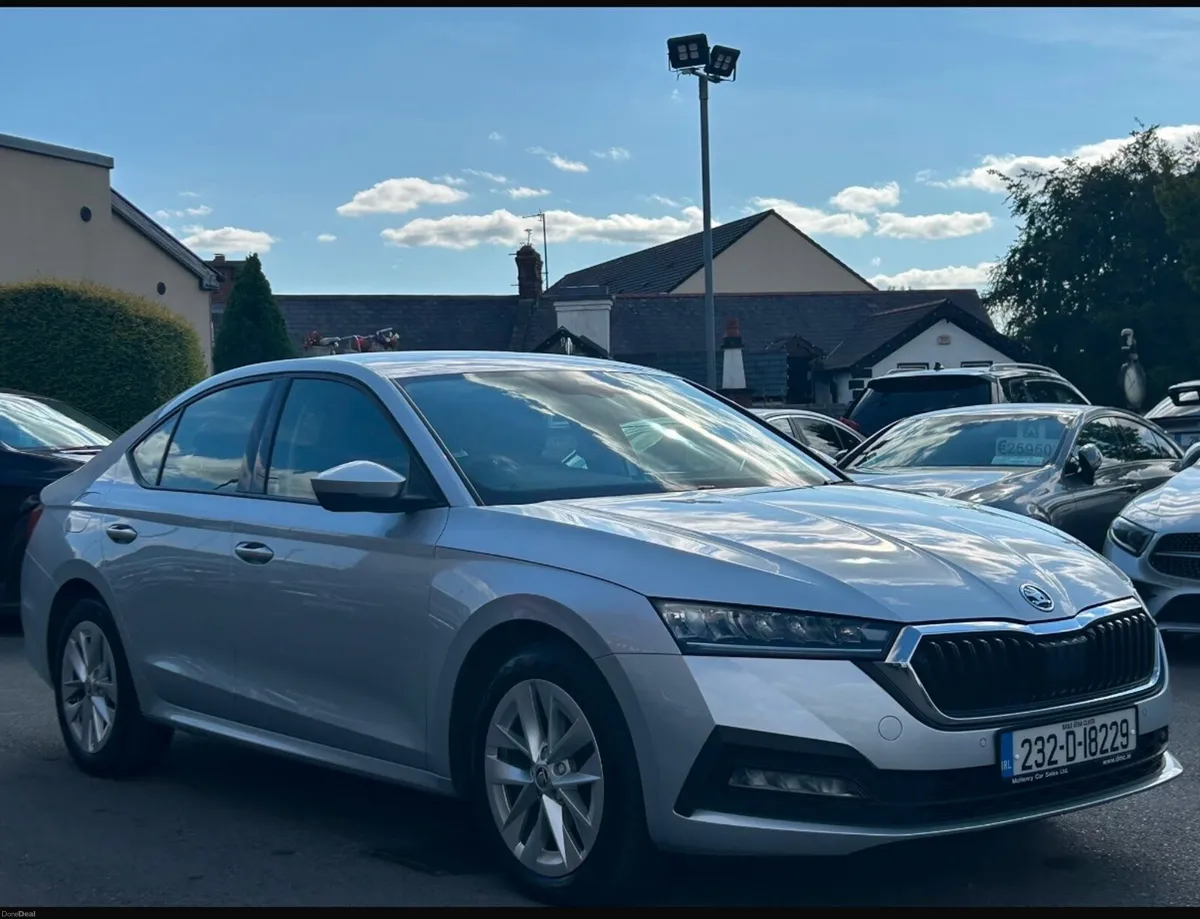 232 Skoda Octavia 1.0TSI *LOW KMS* - Image 3