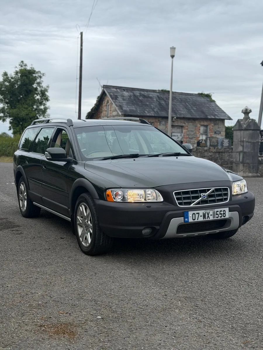 Volvo XC70 2.4 - Image 2