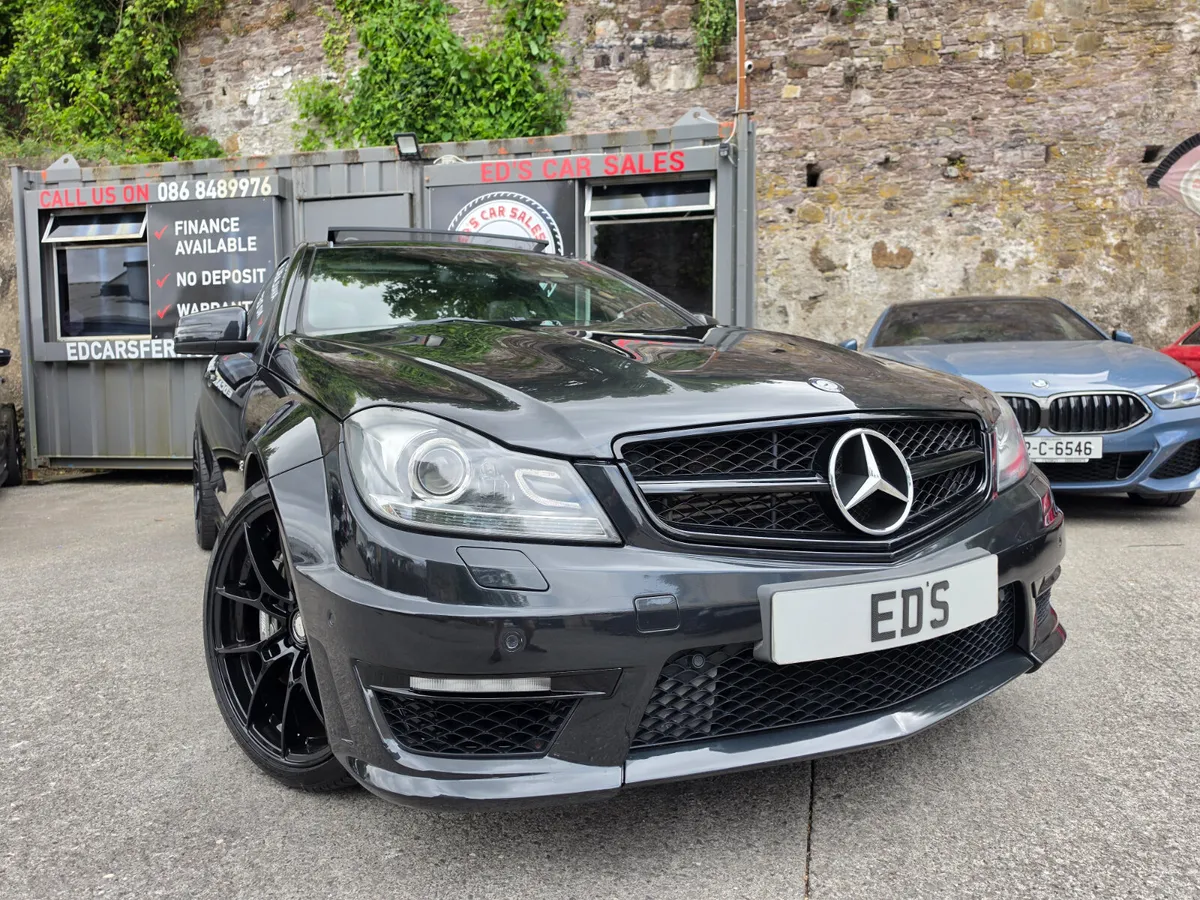 Mercedes-Benz C63 Edition 125         2011 - Image 2