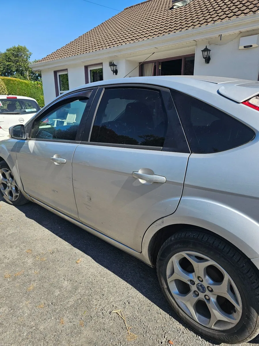 Ford Focus 2010 - Image 3