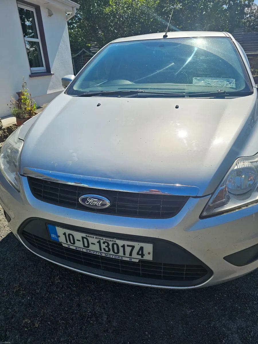 Ford Focus 2010 - Image 2