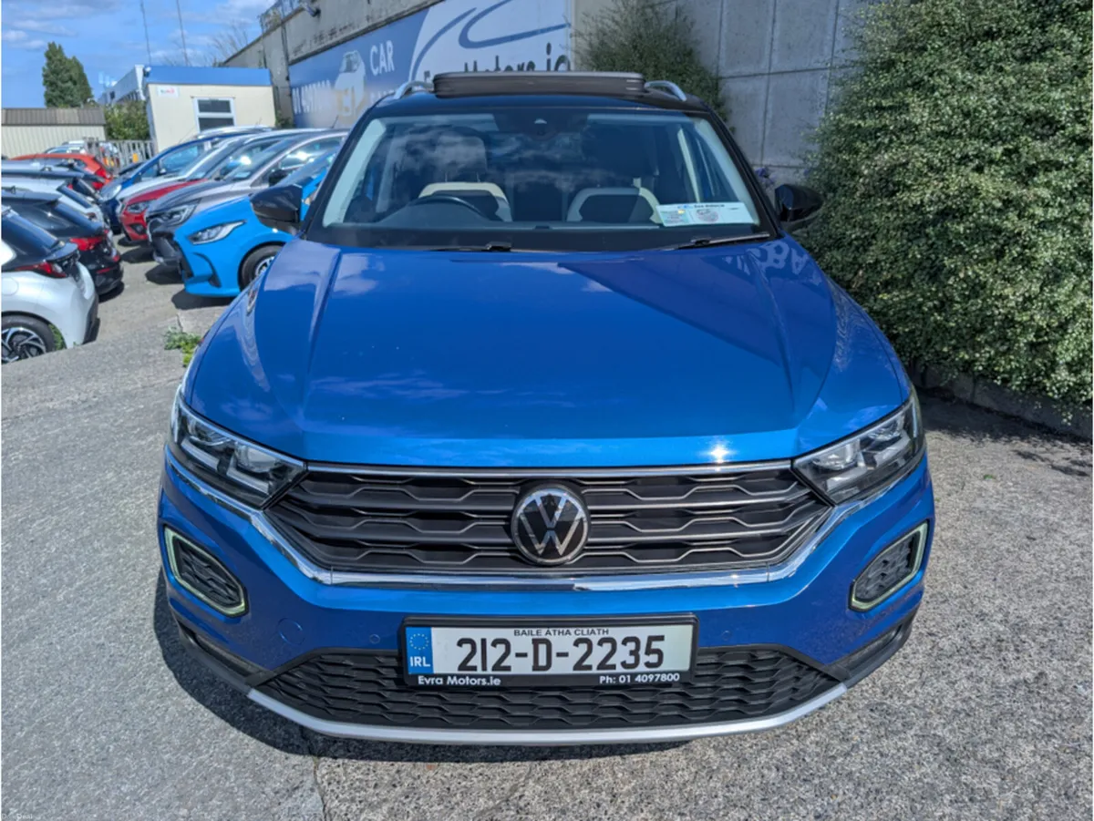 Volkswagen T-Roc SPORT MANUAL 1.5 PETROL //PANOMAR - Image 2