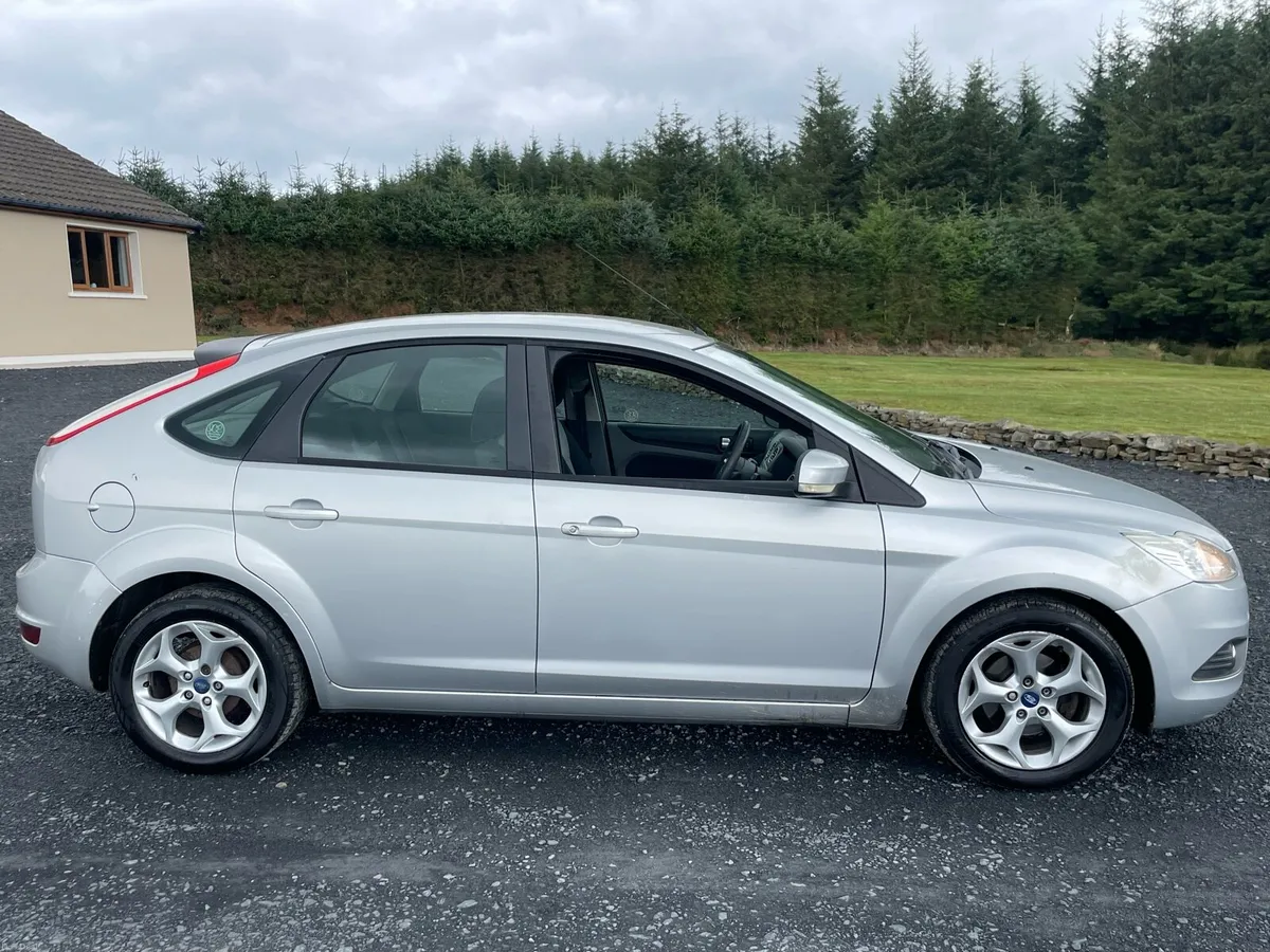 2011 Ford Focus - Image 2