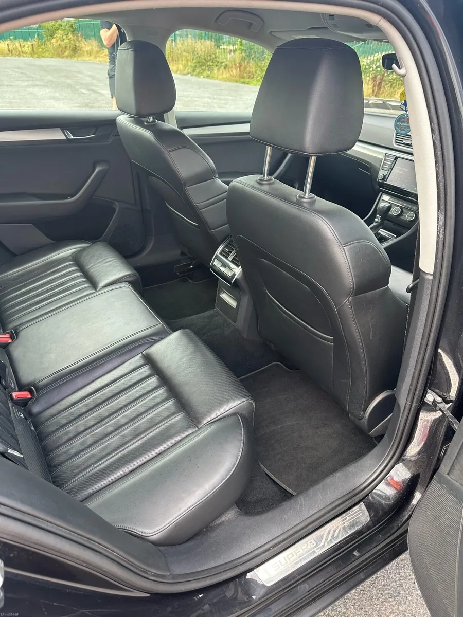 Skoda Superb 2.0 - Image 4