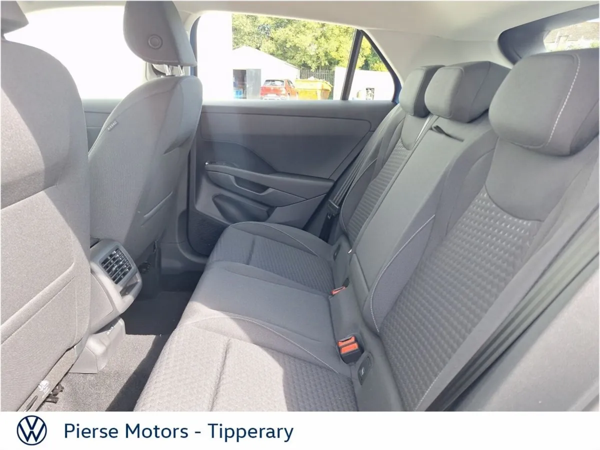 Volkswagen T-Roc LIFE 1.5TSI 116HP MHEV - Image 6