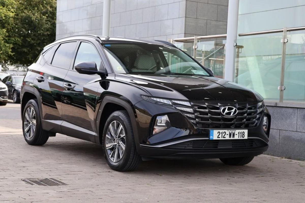 Hyundai Tucson 2WD Executive HEV Auto w.2 Tone Roo - Image 6
