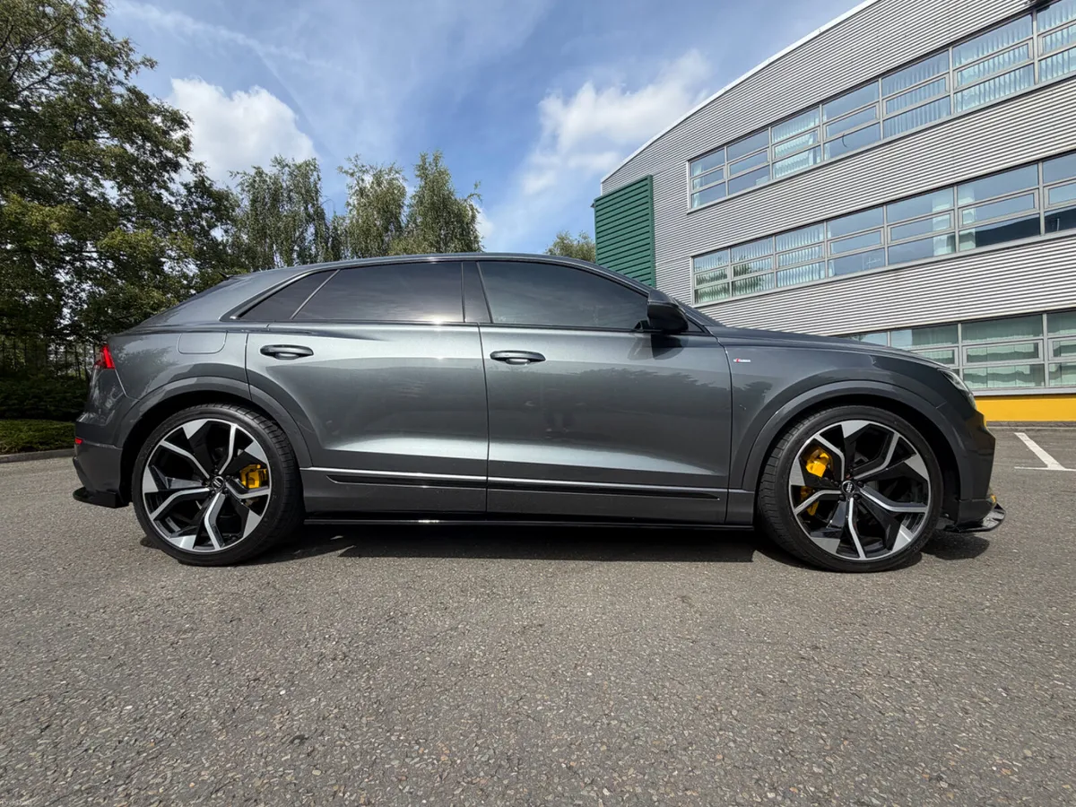 Audi Q8 50 TDI SLINE Quattro - Image 3