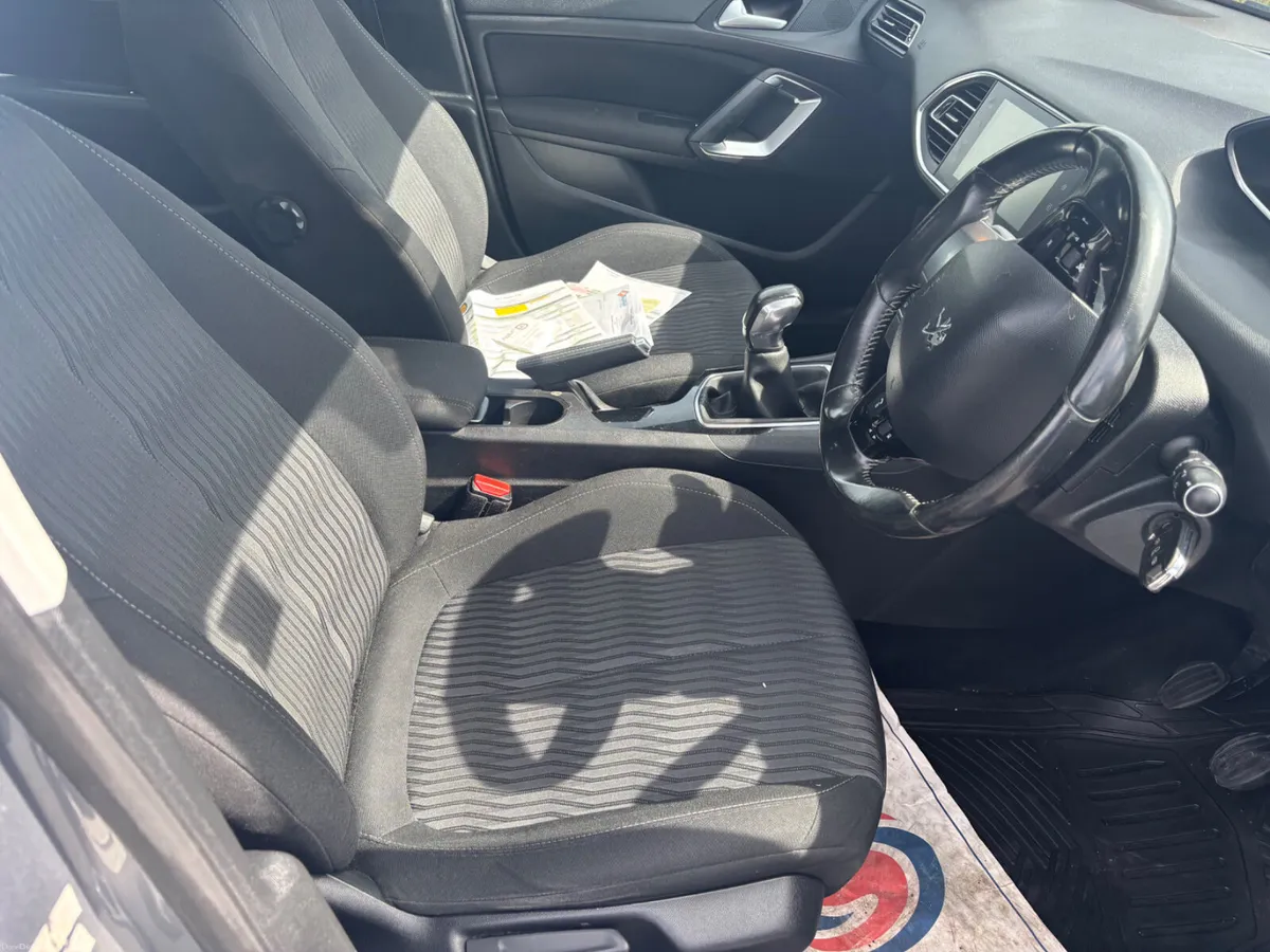 Peugeot 308 2015 - Image 6