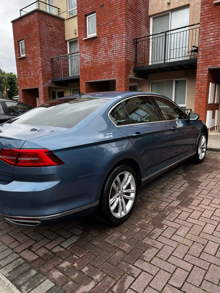 VW PASSAT GTE - Image 5