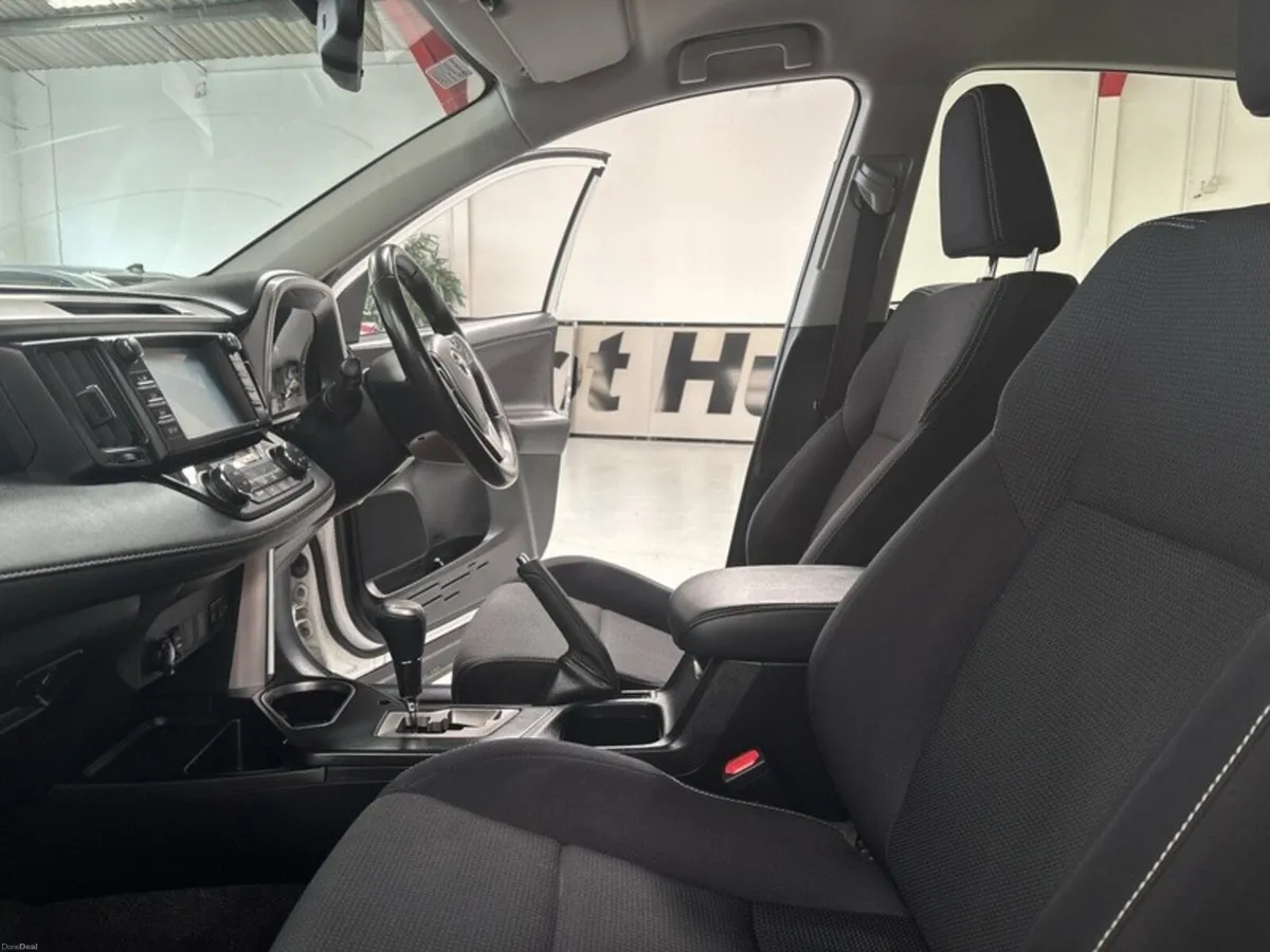 Toyota RAV4 2.5 HYBRID LUNA AUTO - Image 6