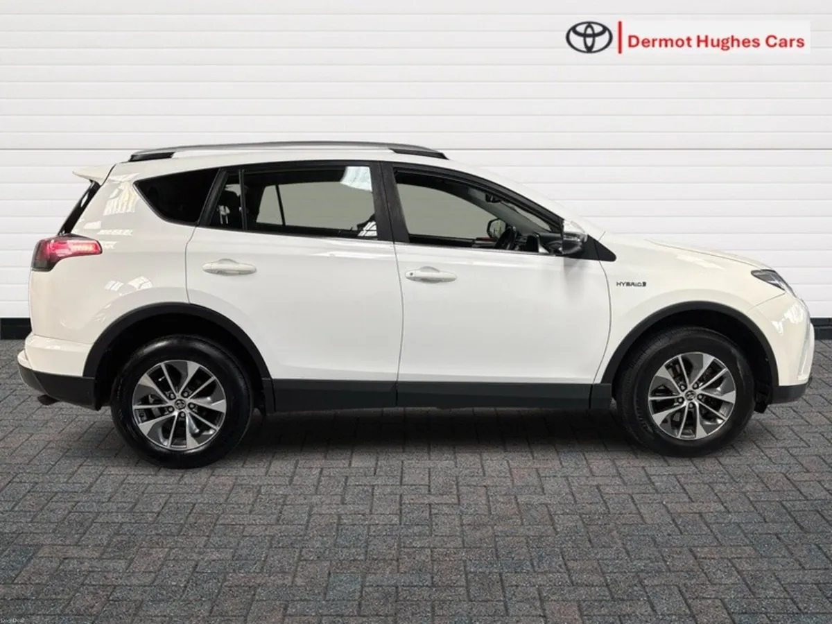 Toyota RAV4 2.5 HYBRID LUNA AUTO - Image 3