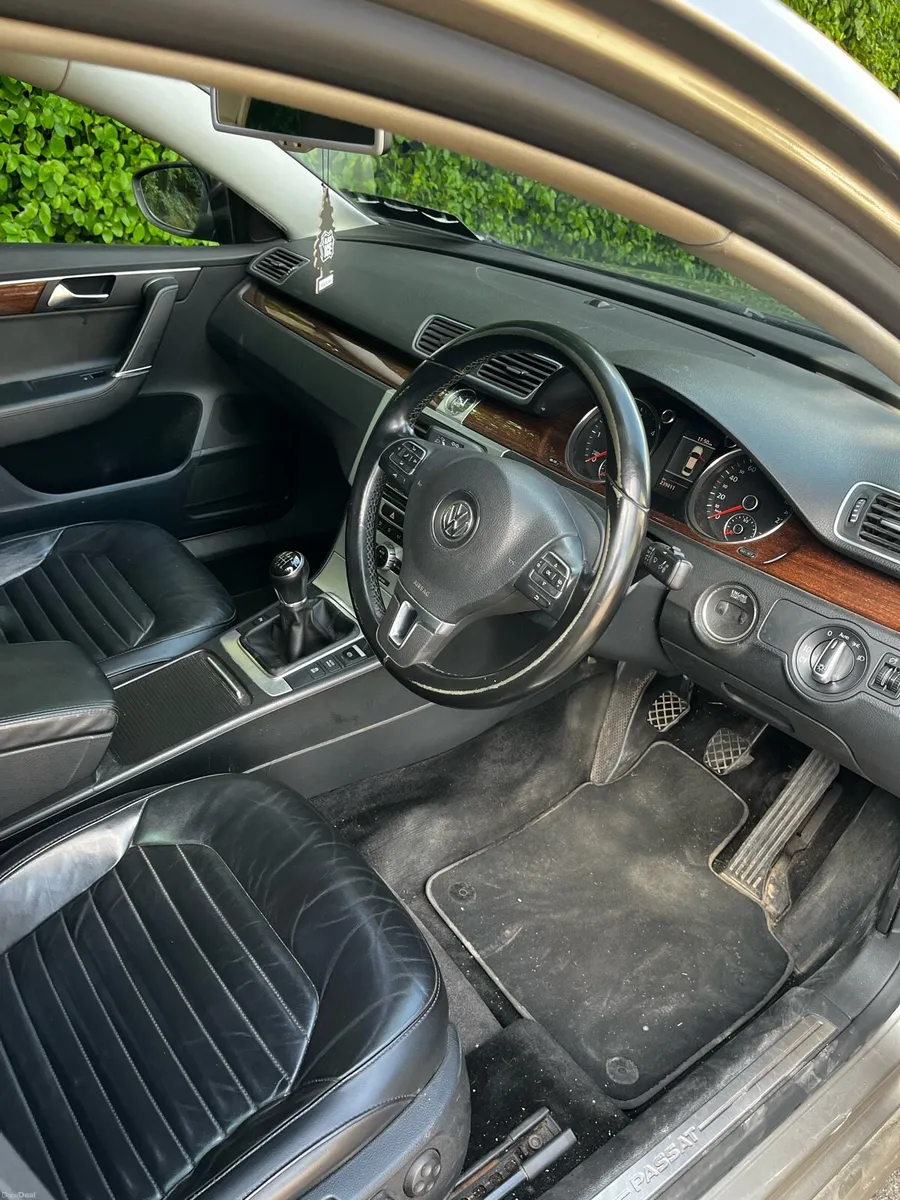 VW Passat high spec - Image 5