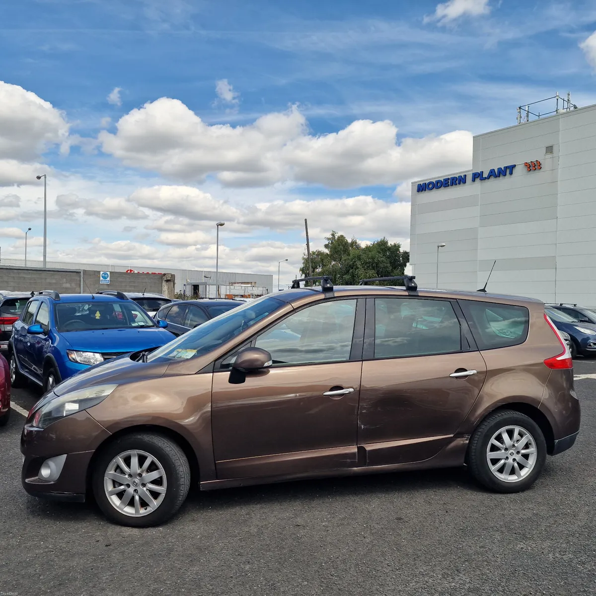 Renault Grand Scenic 2010 7 Seats - Image 2