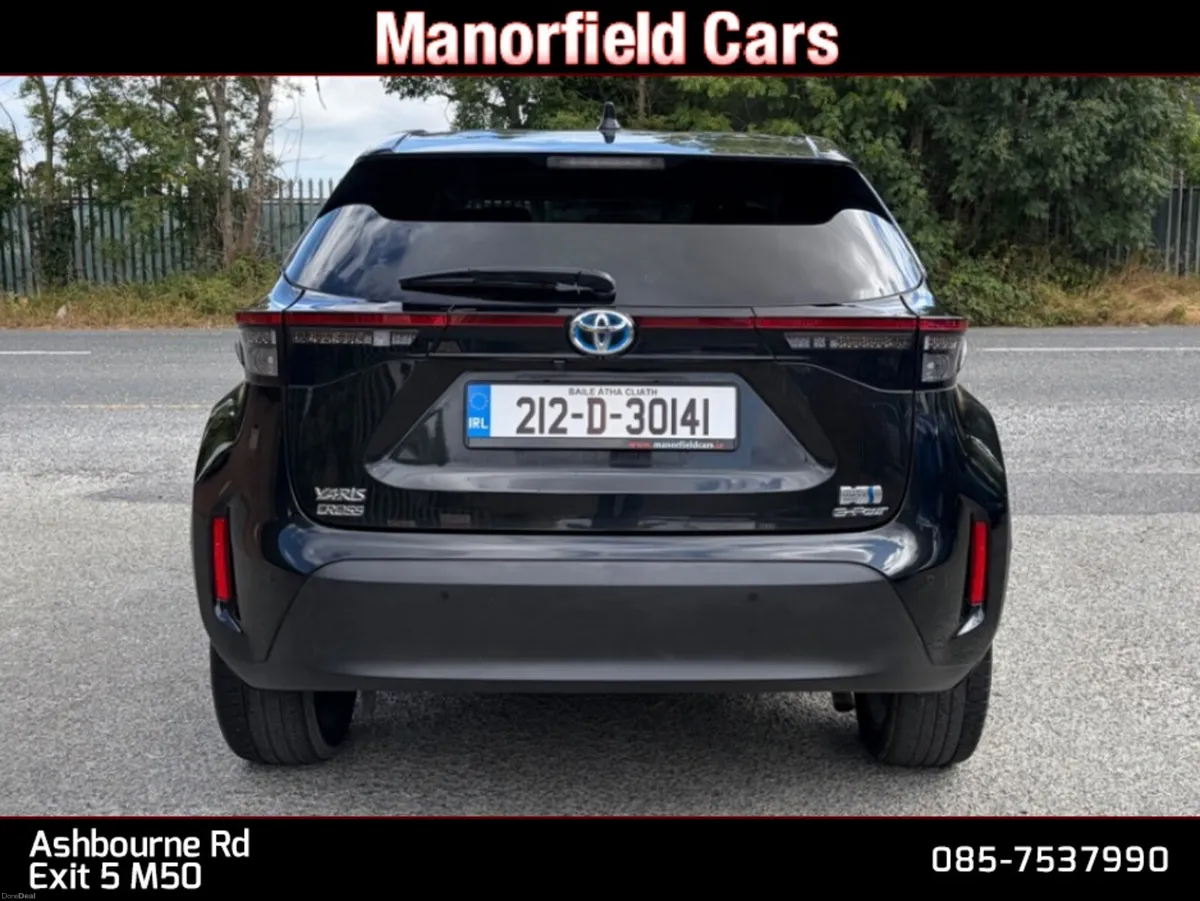 2021 212 Toyota Yaris Cross 4WD Hybrid Auto SUV - Image 5