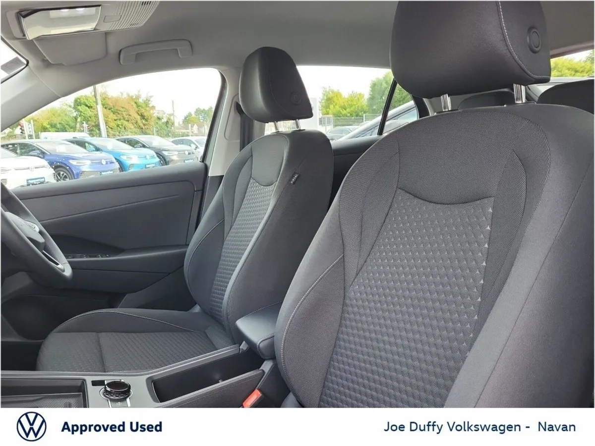Volkswagen T-Roc LIFE 1.5TSI 116HP AUTO - Image 3