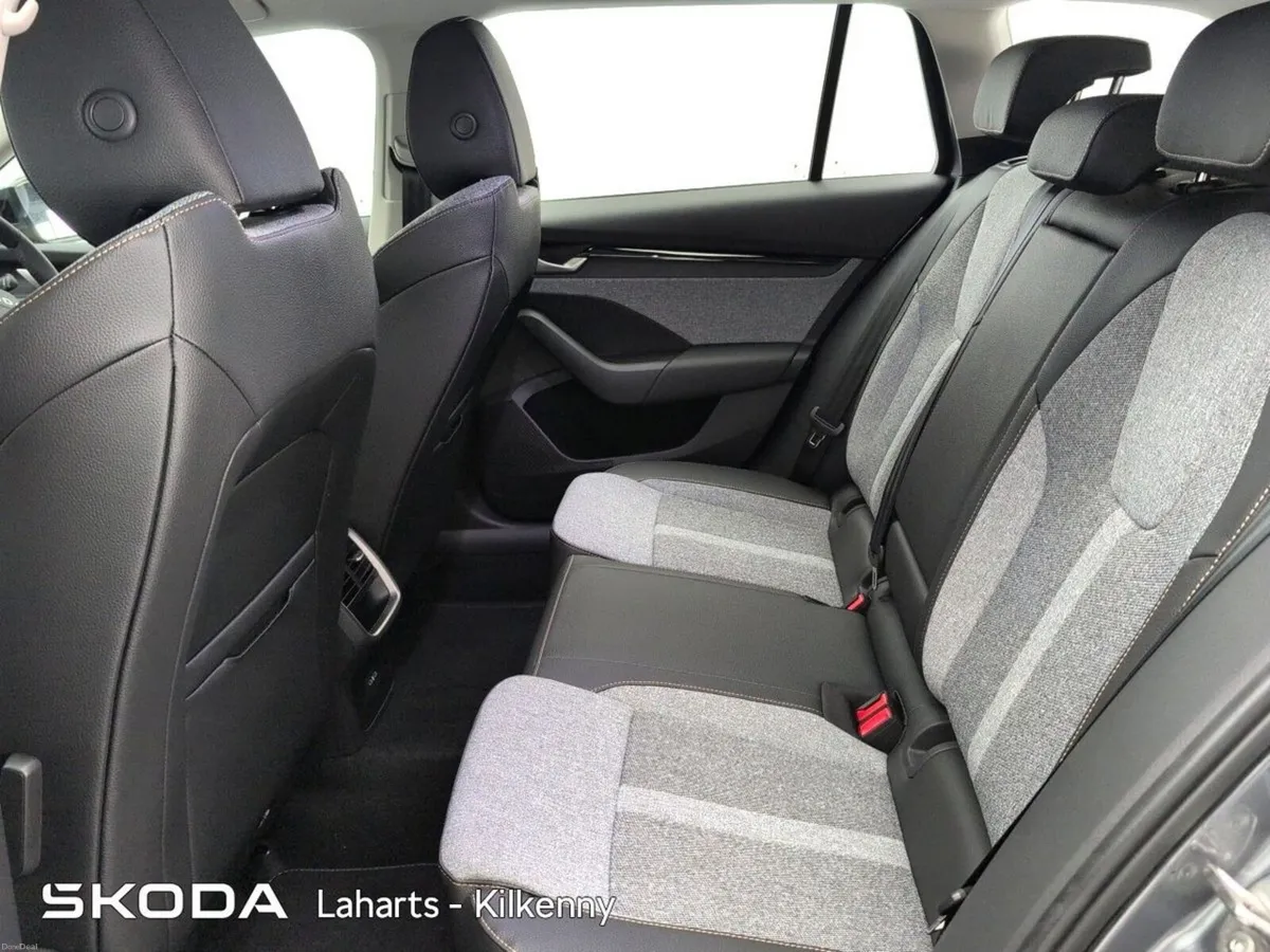 Skoda Octavia COMBI SELECTION 2.0TDI 150HP DSG *RE - Image 5