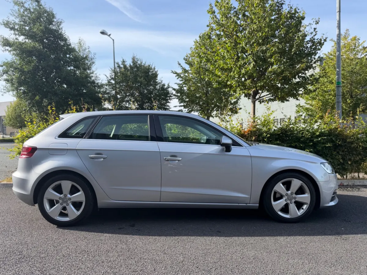 Audi A3 SPORT 1.6 TDI MANUAL*FULL SERVICE HISTORY* - Image 6