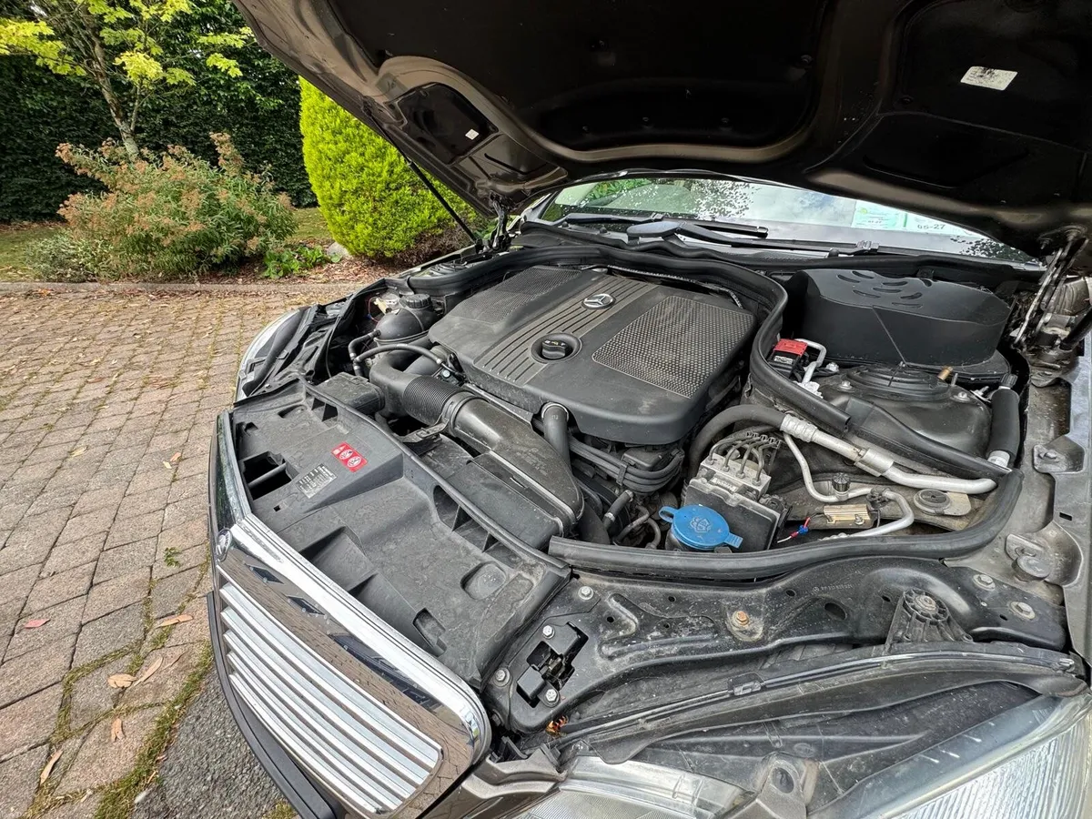 Mercedes-Benz E-Class 2010 - Image 6