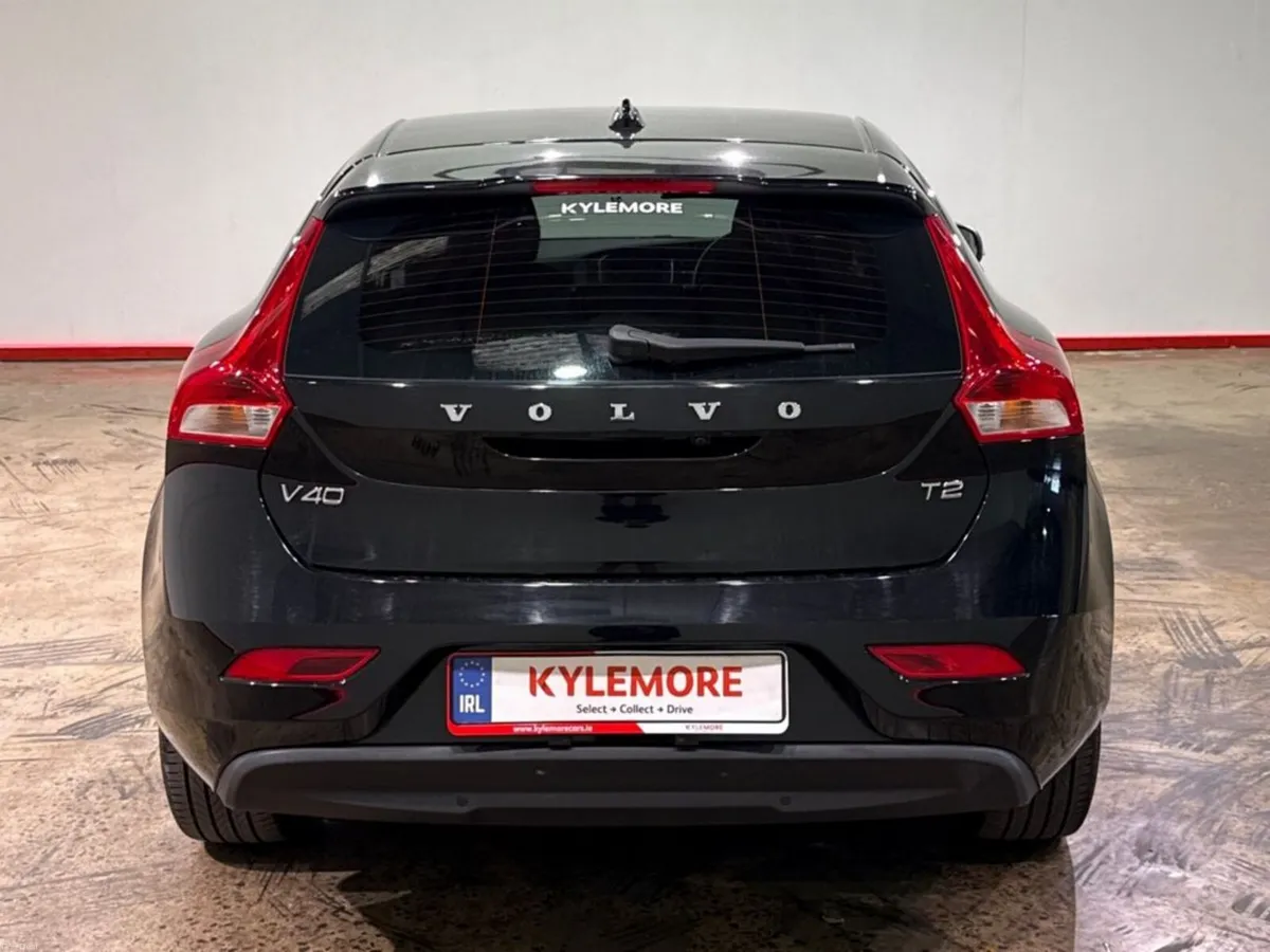 Volvo V40 1.5 AUTOMATIC - FACTORY ALLOYS - CRUISE - Image 4