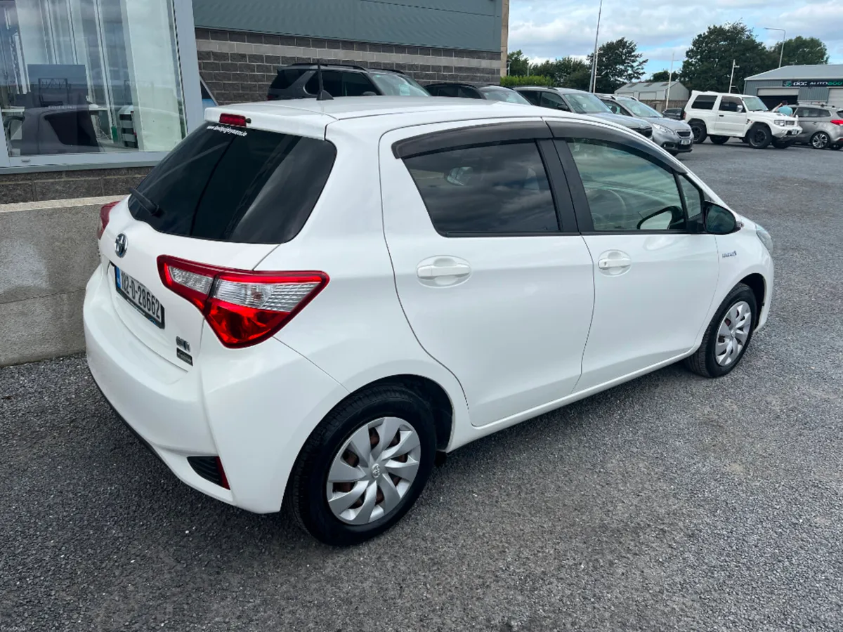 Toyota Yaris YARIS VITZ 1.5 PETROL HYBRID 130 5DR - Image 3