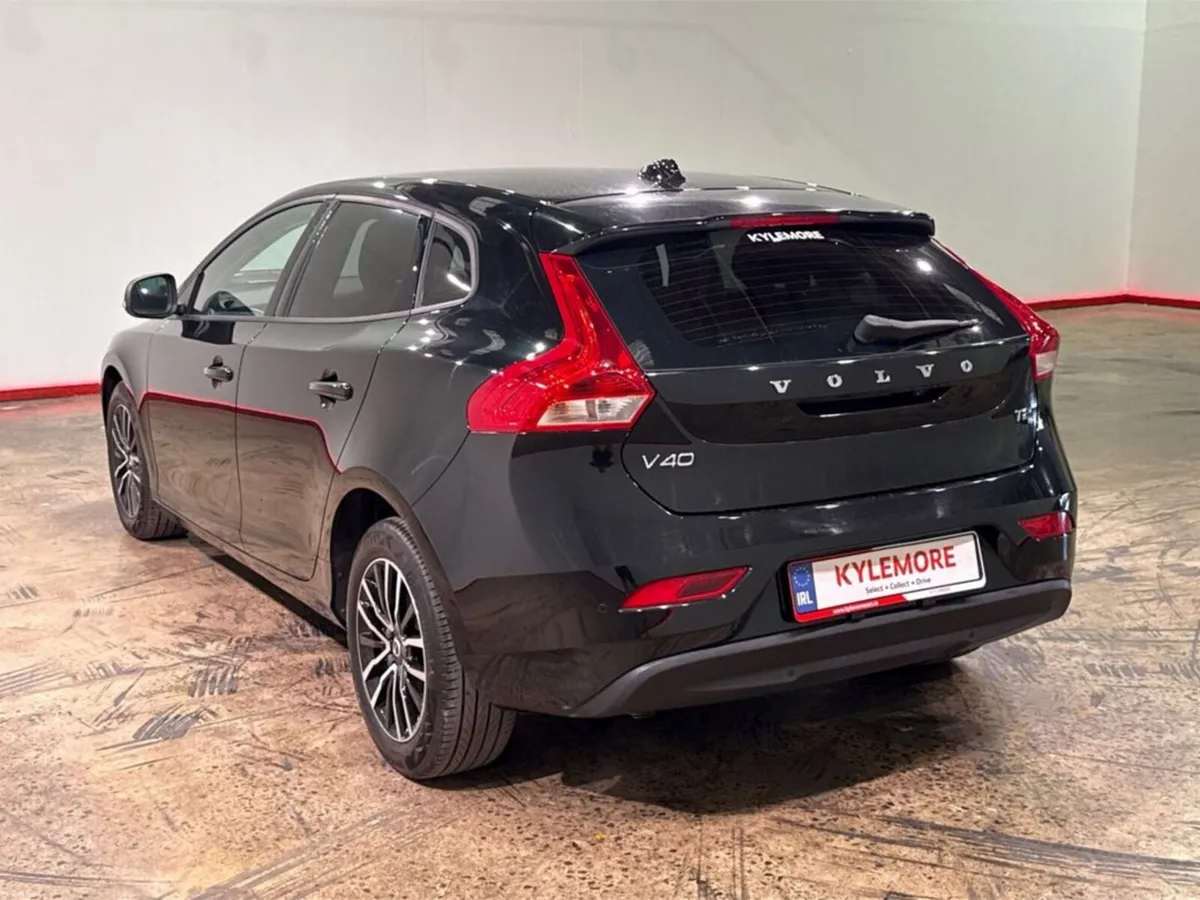 Volvo V40 1.5 AUTOMATIC - FACTORY ALLOYS - CRUISE - Image 5