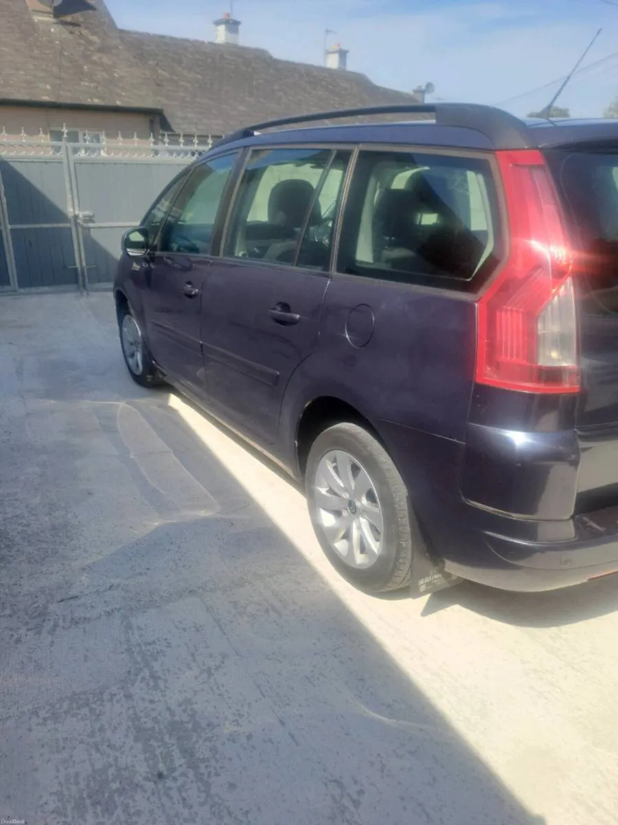 Car - Image 2