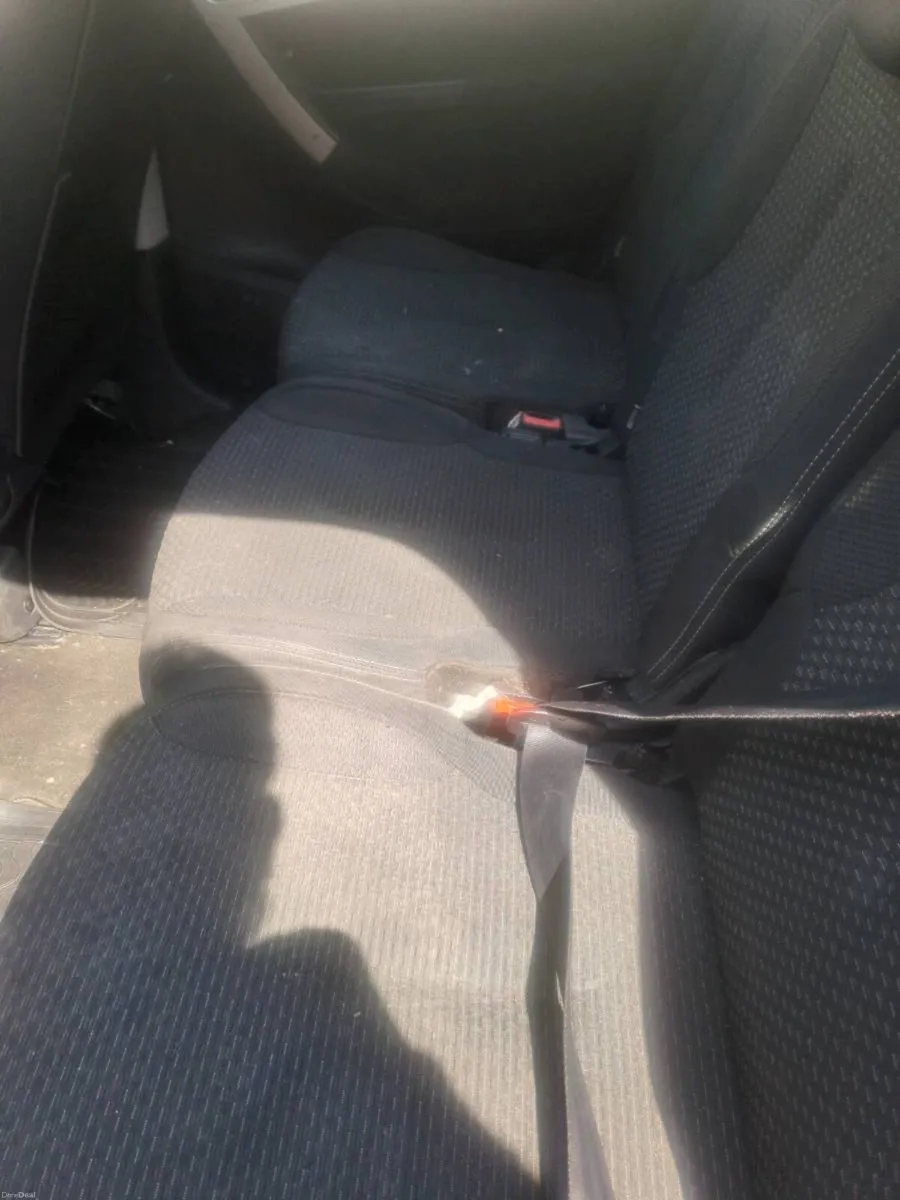 Car - Image 3