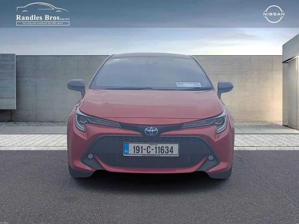 Toyota Corolla 1.8 Hybrid Luna Sport Hatchback - Image 4