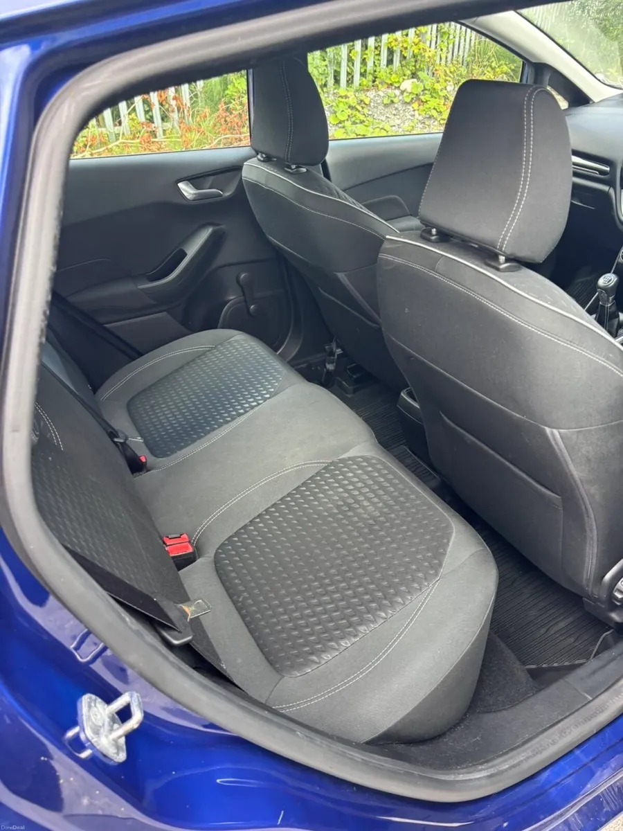 Ford fiesta - Image 5