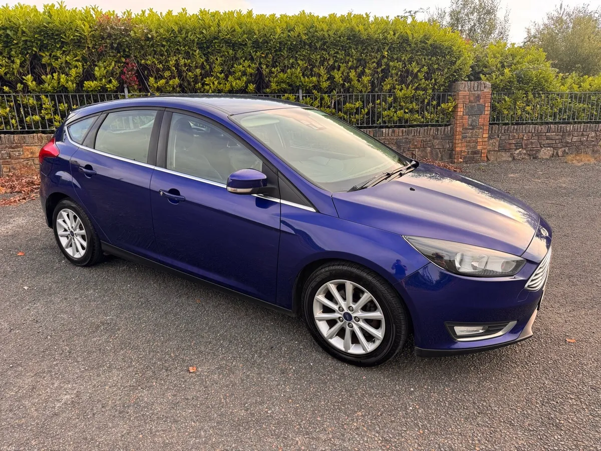 2017 Ford focus Titanium - Image 5