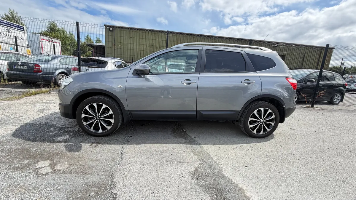 Nissan Qashqai 2014 4X4 drive N-Tech diesel 7 Seat - Image 3