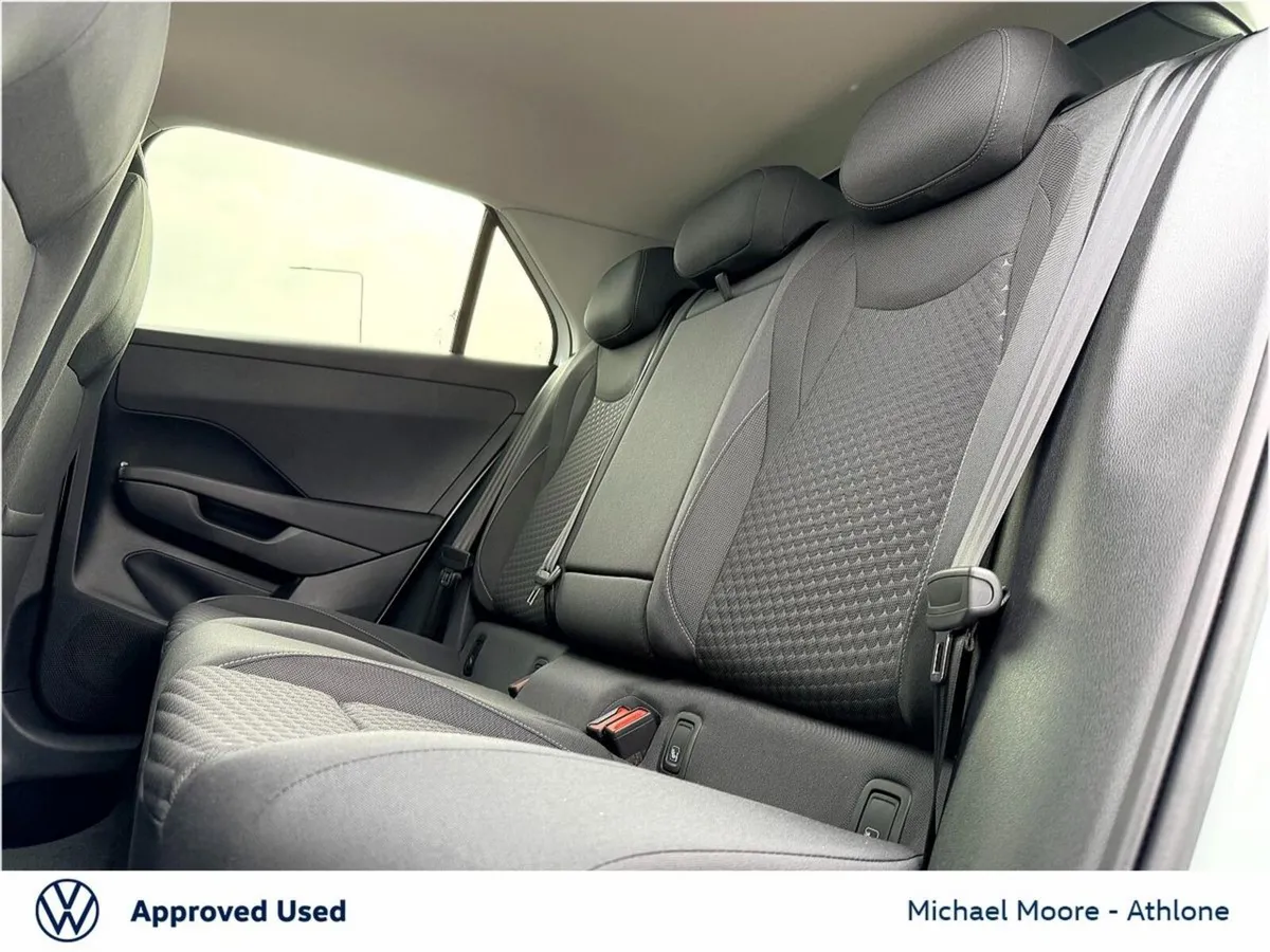 Volkswagen T-Roc LIFE 1.5TSI 116HP MHEV - Image 6