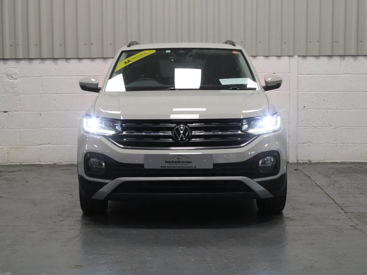2023 Volkswagen  T-Cross - Image 2